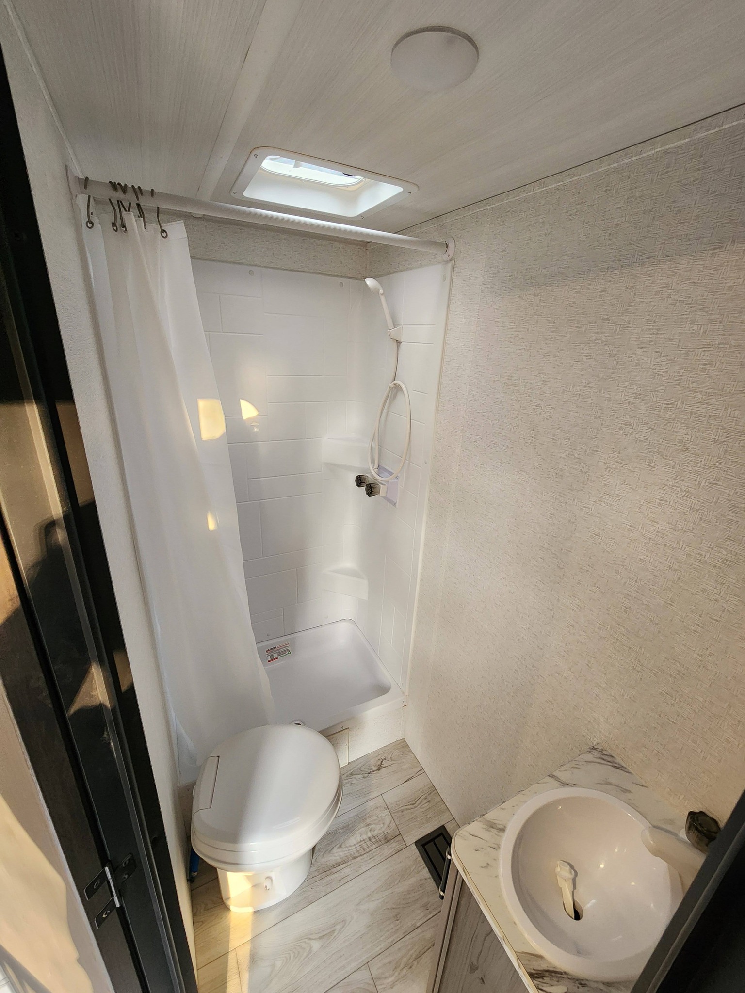 700 W Rogers St lot 3 Clinton 1.jpg